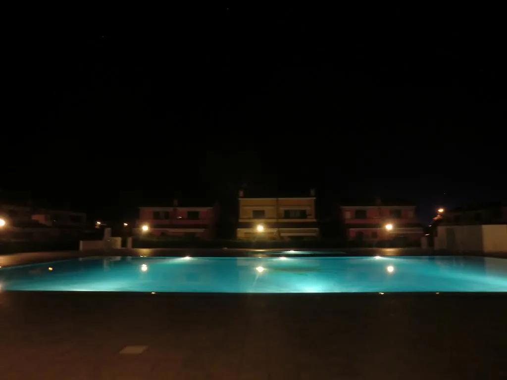 Residence Villaggio Dei Fiori Con Piscina E Posto Spiaggia Incluso Caorle