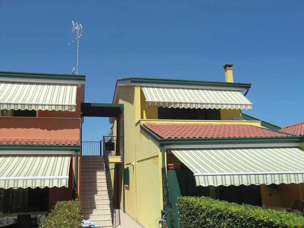 Apartment Residence Villaggio Dei Fiori Con Piscina E Posto Spiaggia Incluso Caorle Italy
