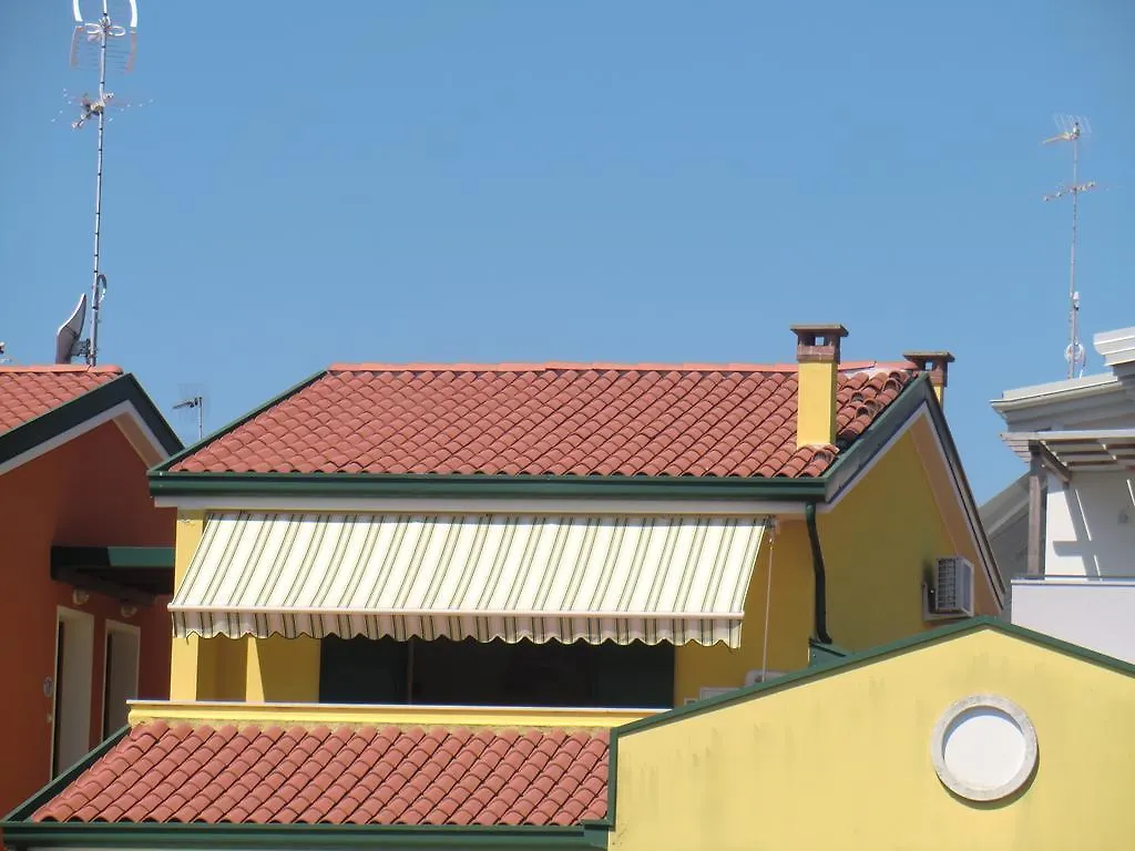 Residence Villaggio Dei Fiori Con Piscina E Posto Spiaggia Incluso カオルレ 0*,  イタリア