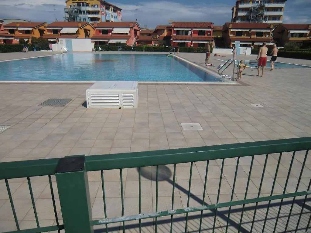Residence Villaggio Dei Fiori Con Piscina E Posto Spiaggia Incluso カオルレ