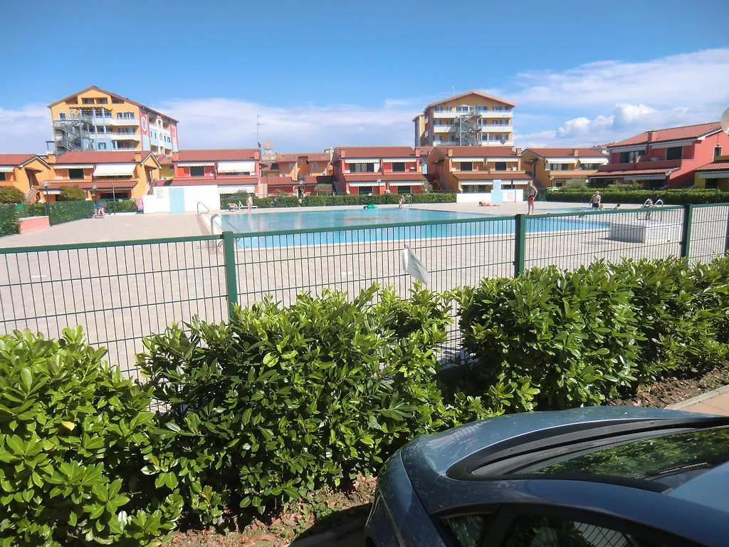 Residence Villaggio Dei Fiori Con Piscina E Posto Spiaggia Incluso カオルレ 0*,